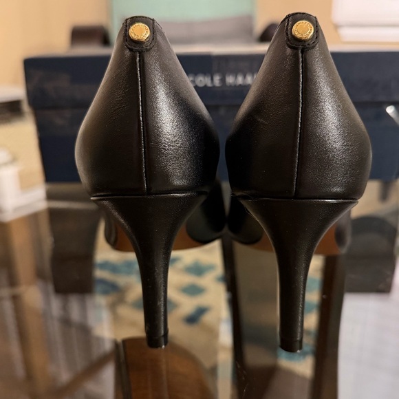 New Cole Haan Low Comfy Black Heels Size 8 - Picture 8 of 15